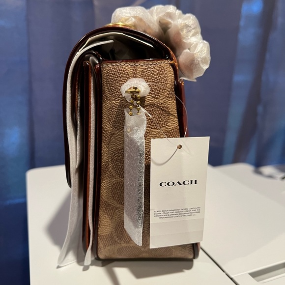 COACH Madison Signature Leather Crossbody Bag - Picture 4 of 12